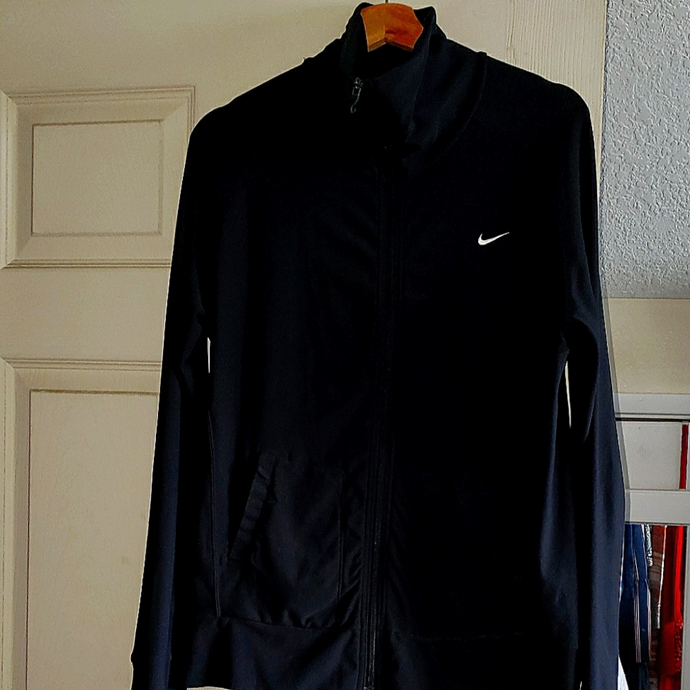 Nike- Sportswear